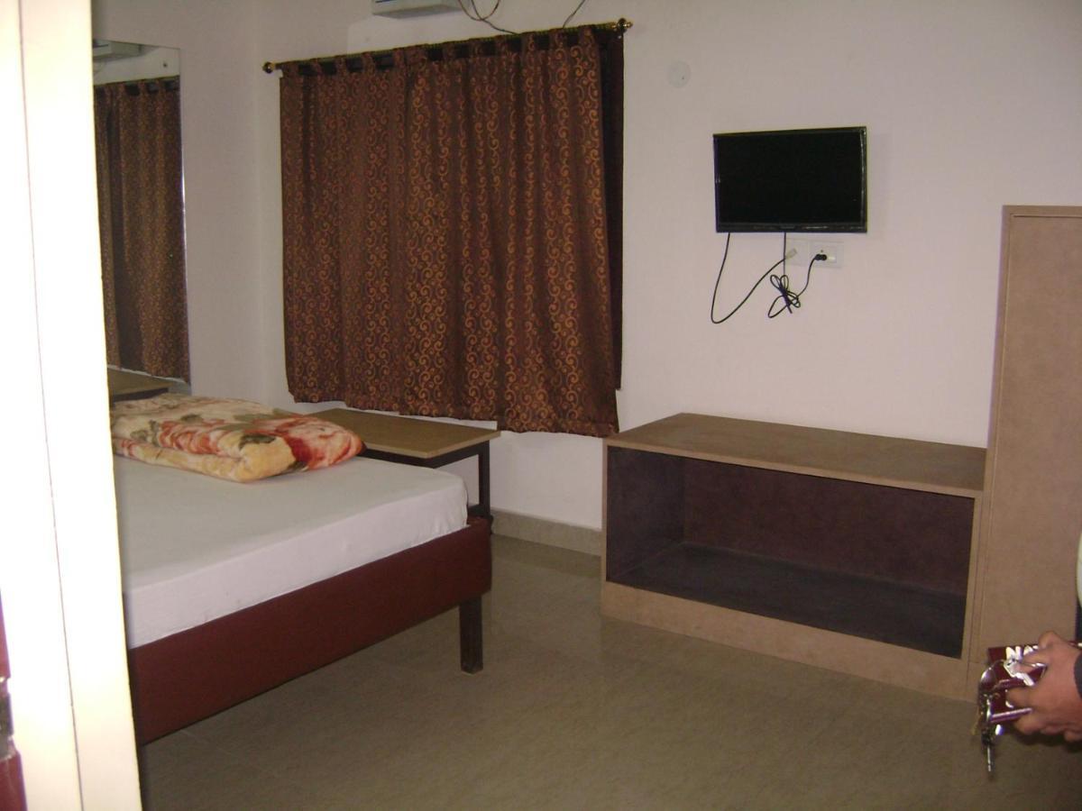 Natraj Hotel Darbhanga Экстерьер фото
